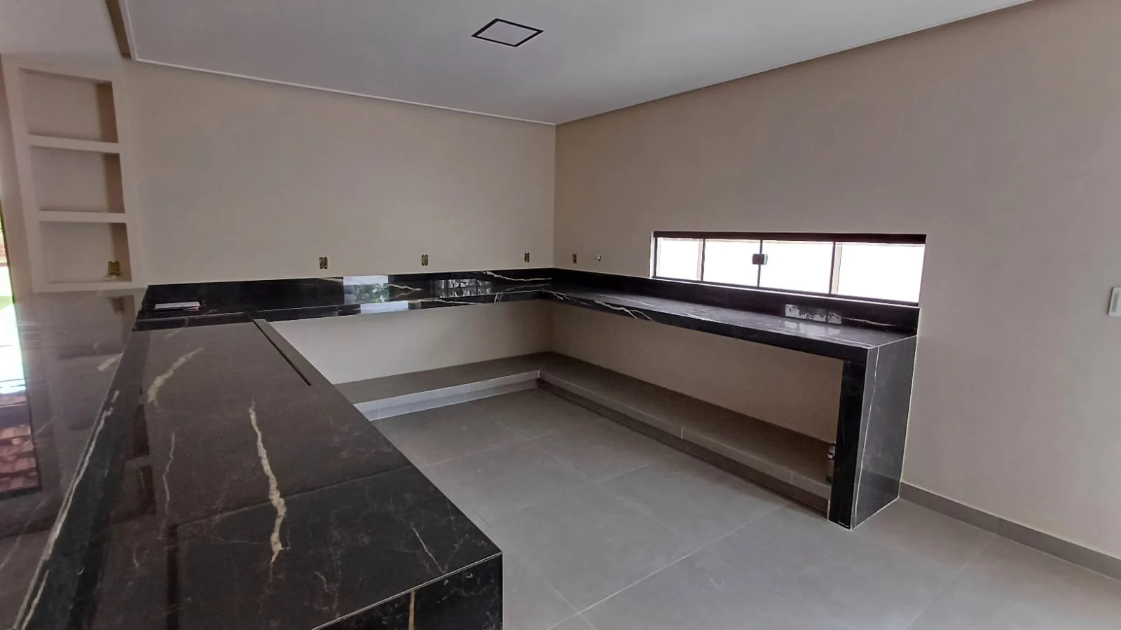 Casa no Condomínio Green Ville com 3 Quartos sendo 1 Suíte, Lazer Completo