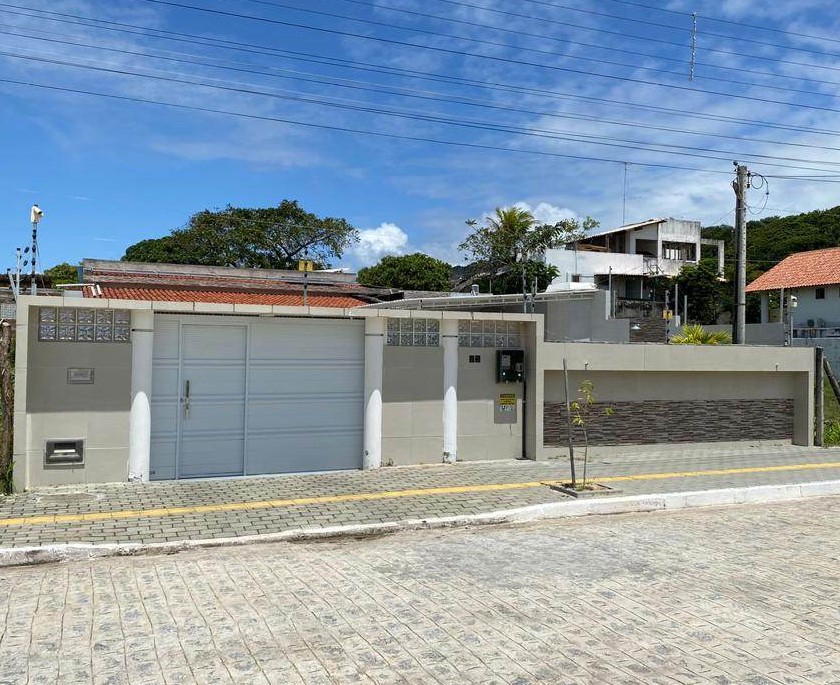 ALUGO Casa na Praia do Seixas com 3 Quartos sendo 1 Suíte R$ 4.500,00*