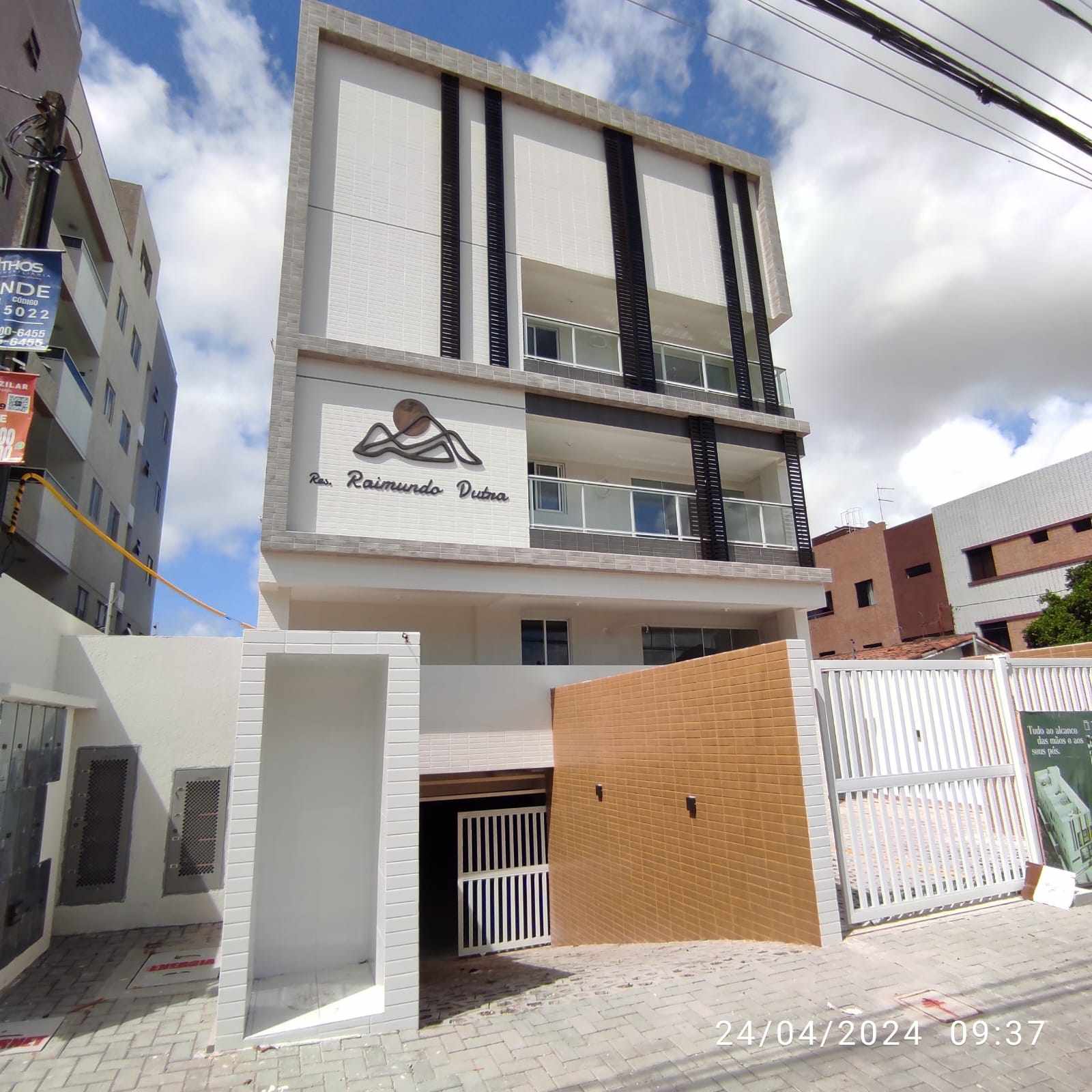 Apartamento Térreo nos Bancários com 3 Quartos sendo 1 Suíte com Piscina Privativa