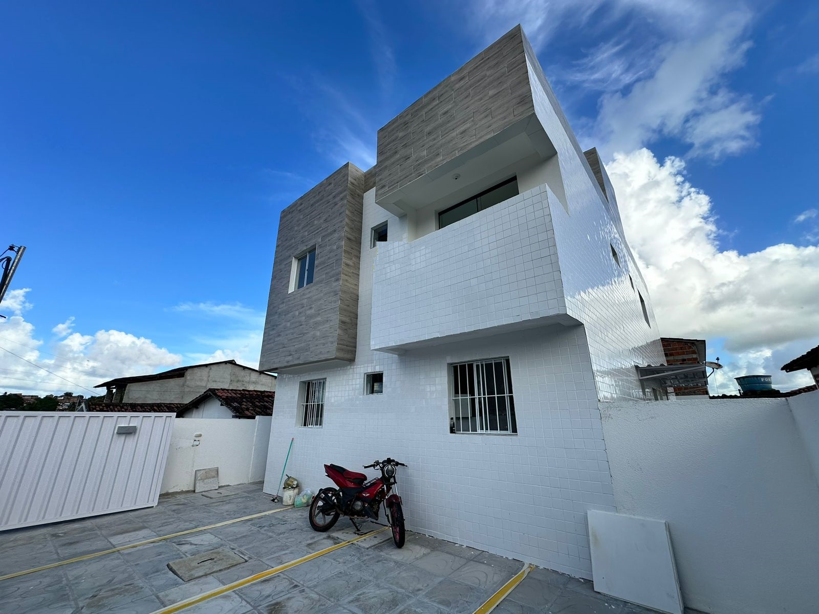 Apartamento nos Funcionários IV com 2 Quartos sendo 1 Suíte