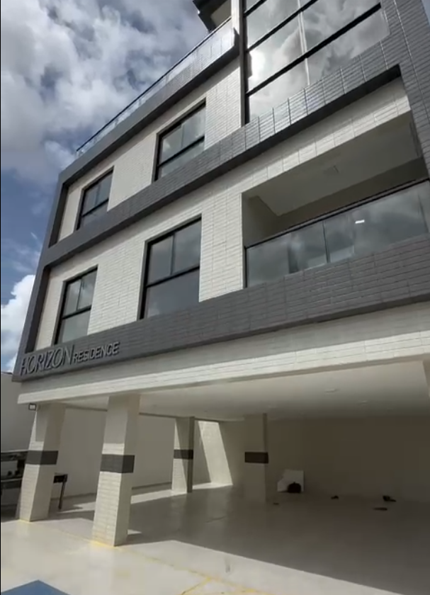 Térreo com Área no Jardim Cidade Universitária/Bancários com 3 Quartos sendo 1 Suíte e Piscina