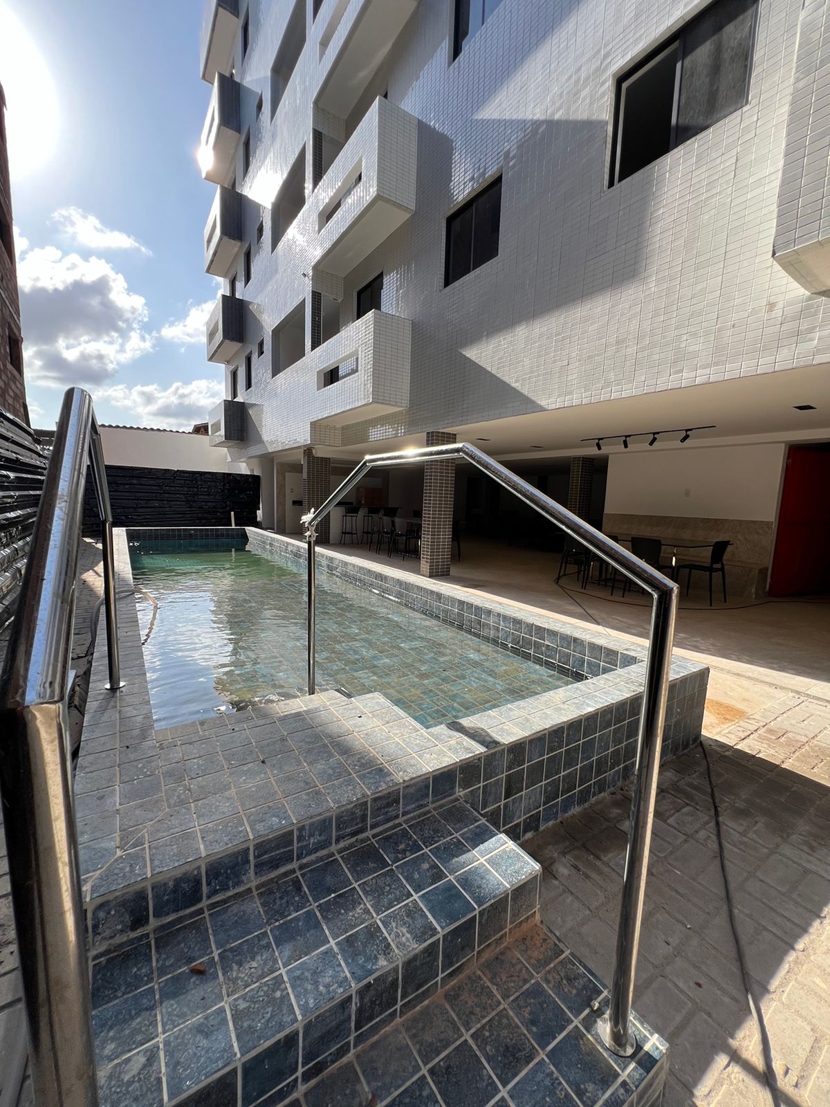 Últimas Unidades em Mangabeira com 2 Quartos sendo 1 Suíte, Piscina