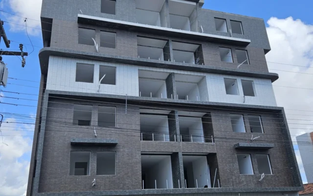 Apartamento Térreo no Jardim Cidade Universitária/Bancários 3 Quartos com Elevador e Lazer