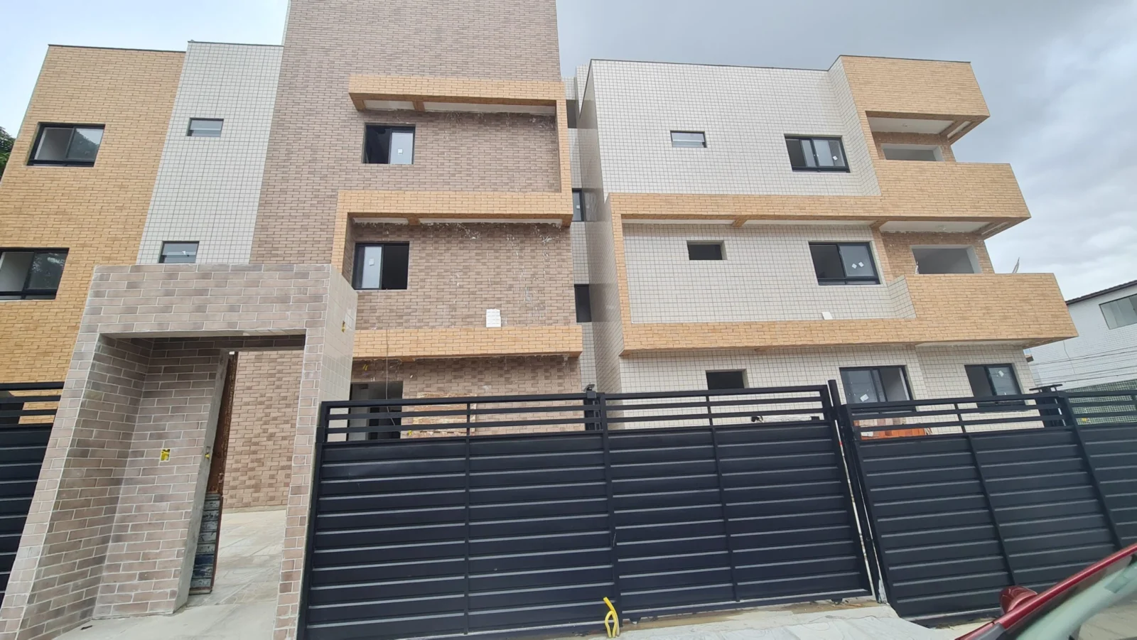 Apartamento no Altiplano 3 Quartos sendo 1 Suíte, Opção de Térreo com Área