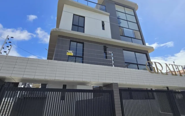 Térreo com Área no Bairro dos Estados 3 Quartos sendo 1 Suíte com Elevador e Lazer