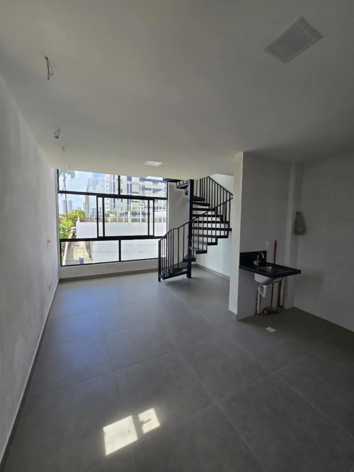 Térreo com Área no Bairro dos Estados 3 Quartos sendo 1 Suíte com Elevador e Lazer