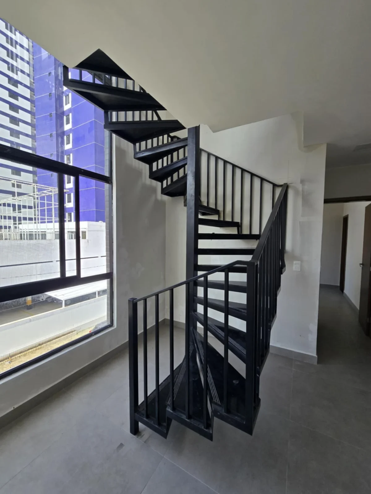 Térreo com Área no Bairro dos Estados 3 Quartos sendo 1 Suíte com Elevador e Lazer