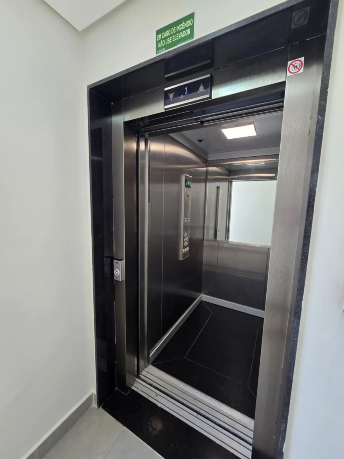 Térreo com Área no Bairro dos Estados 3 Quartos sendo 1 Suíte com Elevador e Lazer