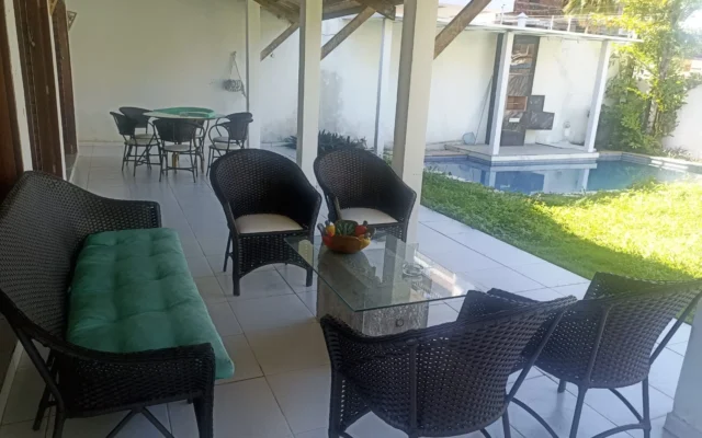 ALUGO Casa em Camboinha com 4 Suítes R$ 48.000,00*