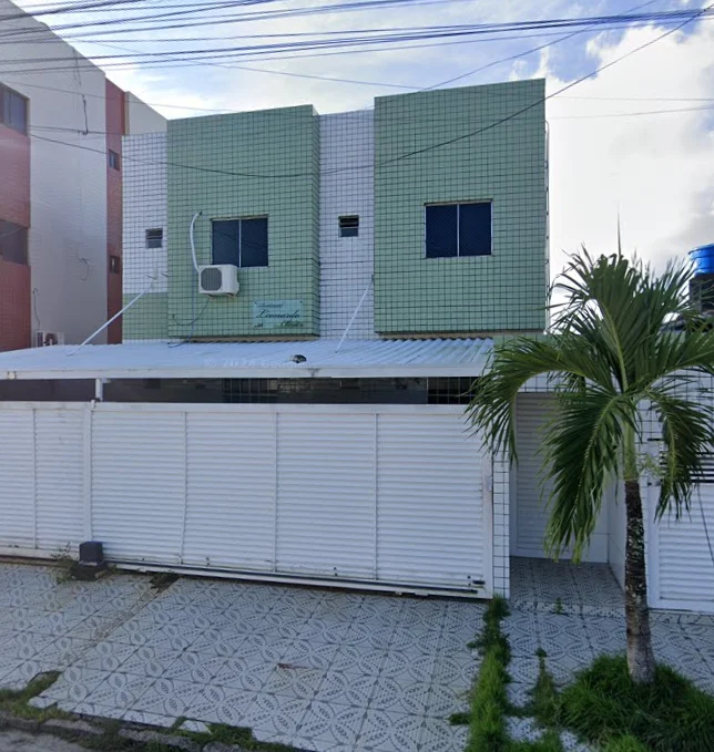Apartamento Térreo com Área no Bairro dos Estados 2 Quartos sendo 1 Suíte
