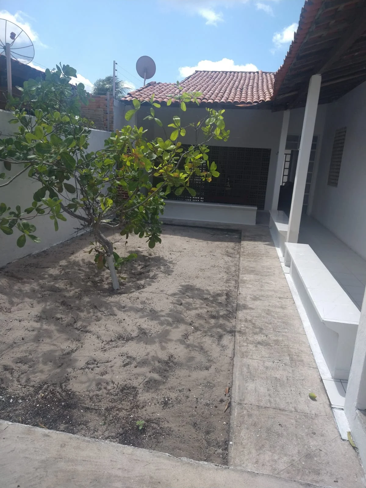 ALUGO Casa em Camboinha com 4 Quartos sendo 2 Suítes R$ 20.000,00*