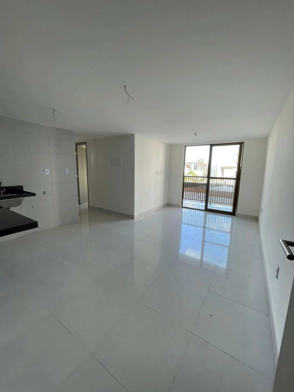 Apartamento em Intermares com 3 Quartos, Elevador e Lazer
