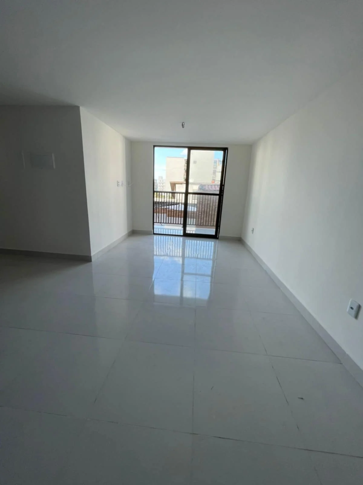 Apartamento em Intermares com 3 Quartos, Elevador e Lazer