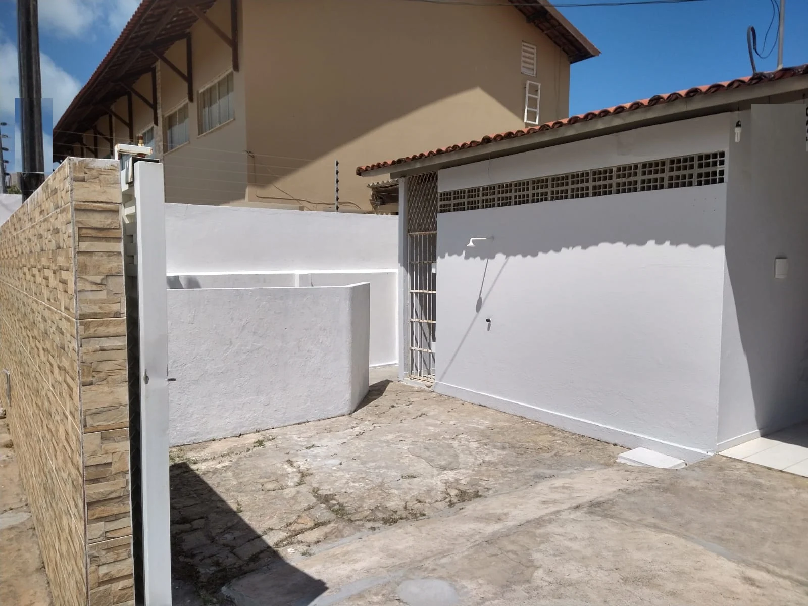 ALUGO Casa em Camboinha com 4 Quartos sendo 2 Suítes R$ 20.000,00*