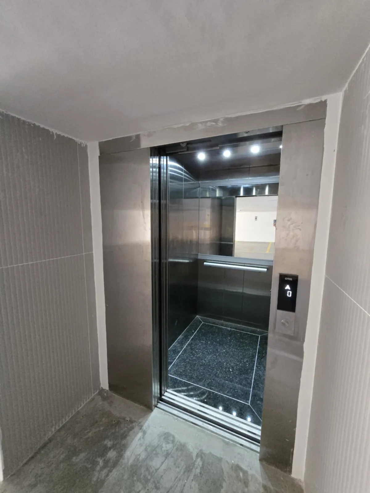 Apartamento em Intermares com 3 Quartos, Elevador e Lazer