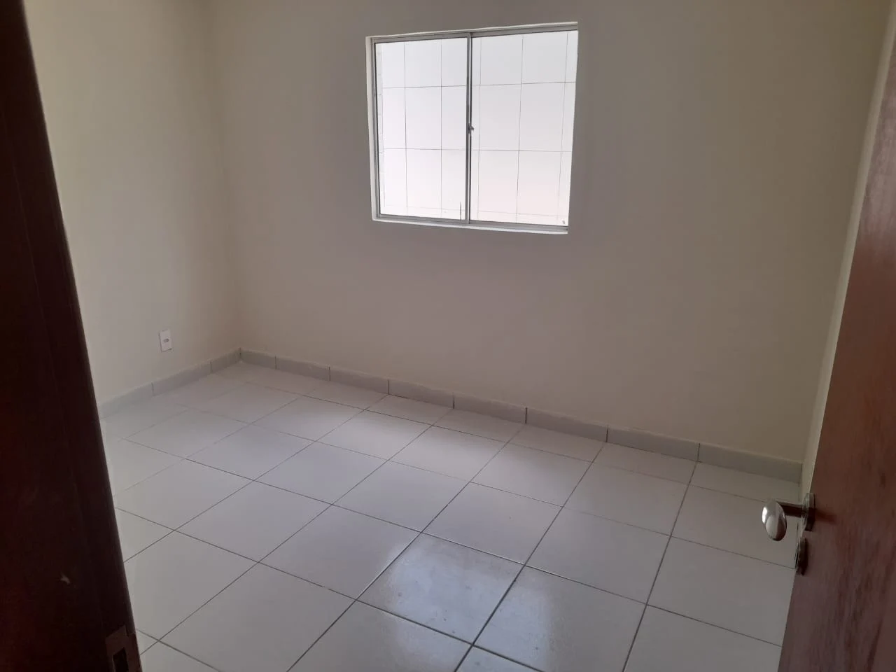 Apartamento Térreo com Área no Bairro dos Estados 2 Quartos sendo 1 Suíte