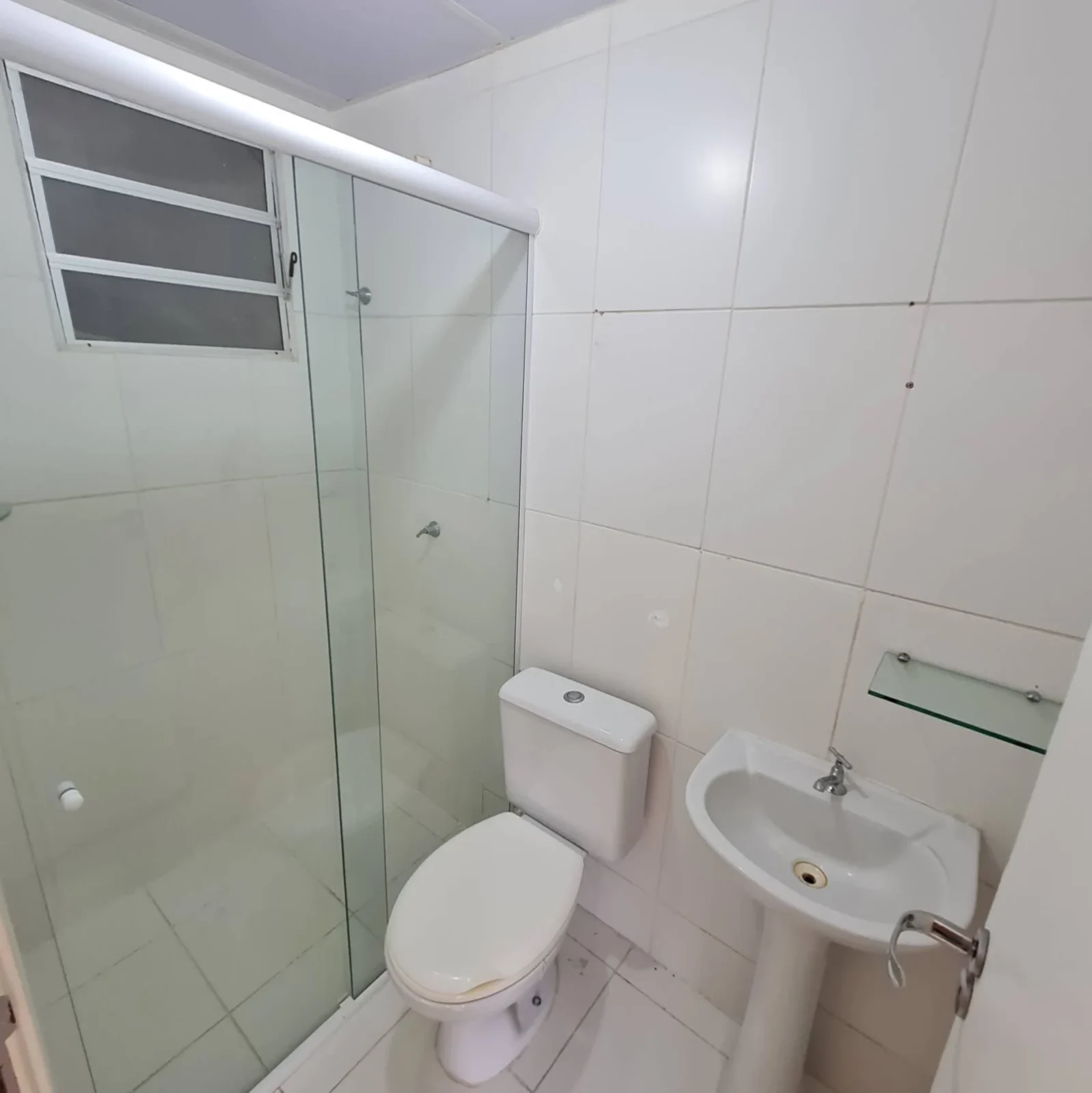 Apartamento Térreo no Geisel com 2 Quartos sendo 1 Suíte, Piscina, Salão de Festas
