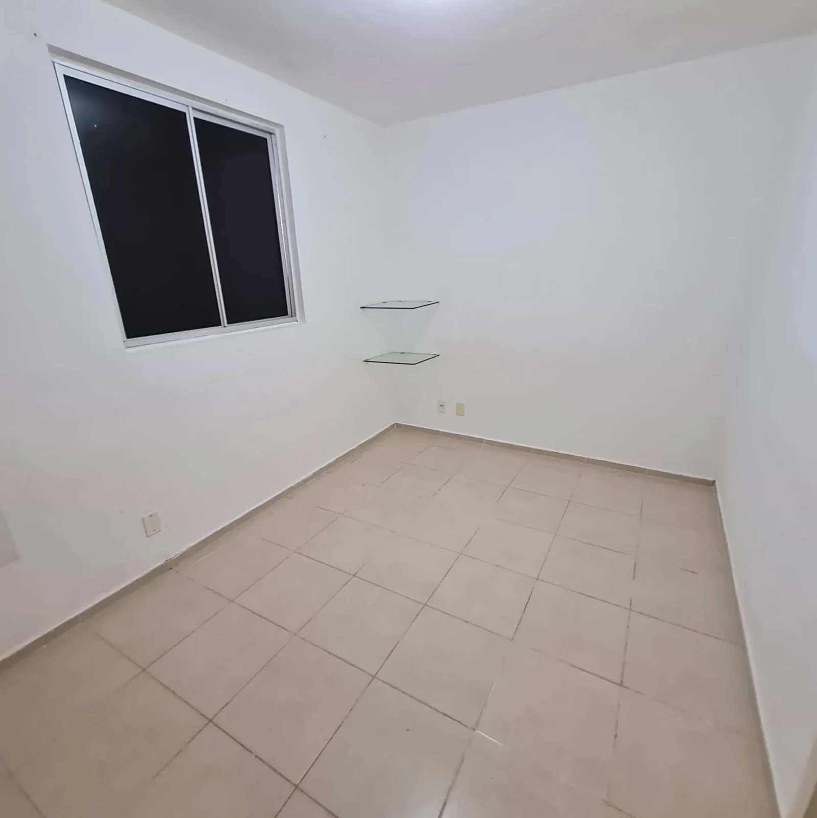 Apartamento Térreo no Geisel com 2 Quartos sendo 1 Suíte, Piscina, Salão de Festas