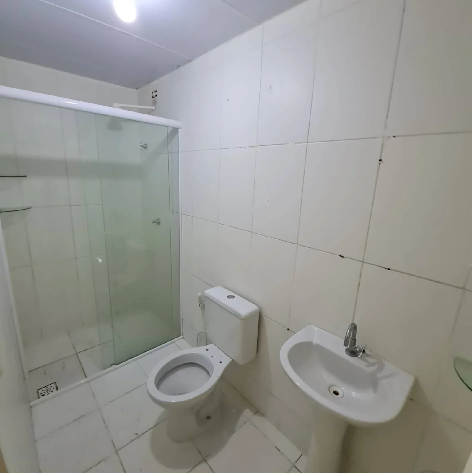 Apartamento Térreo no Geisel com 2 Quartos sendo 1 Suíte, Piscina, Salão de Festas