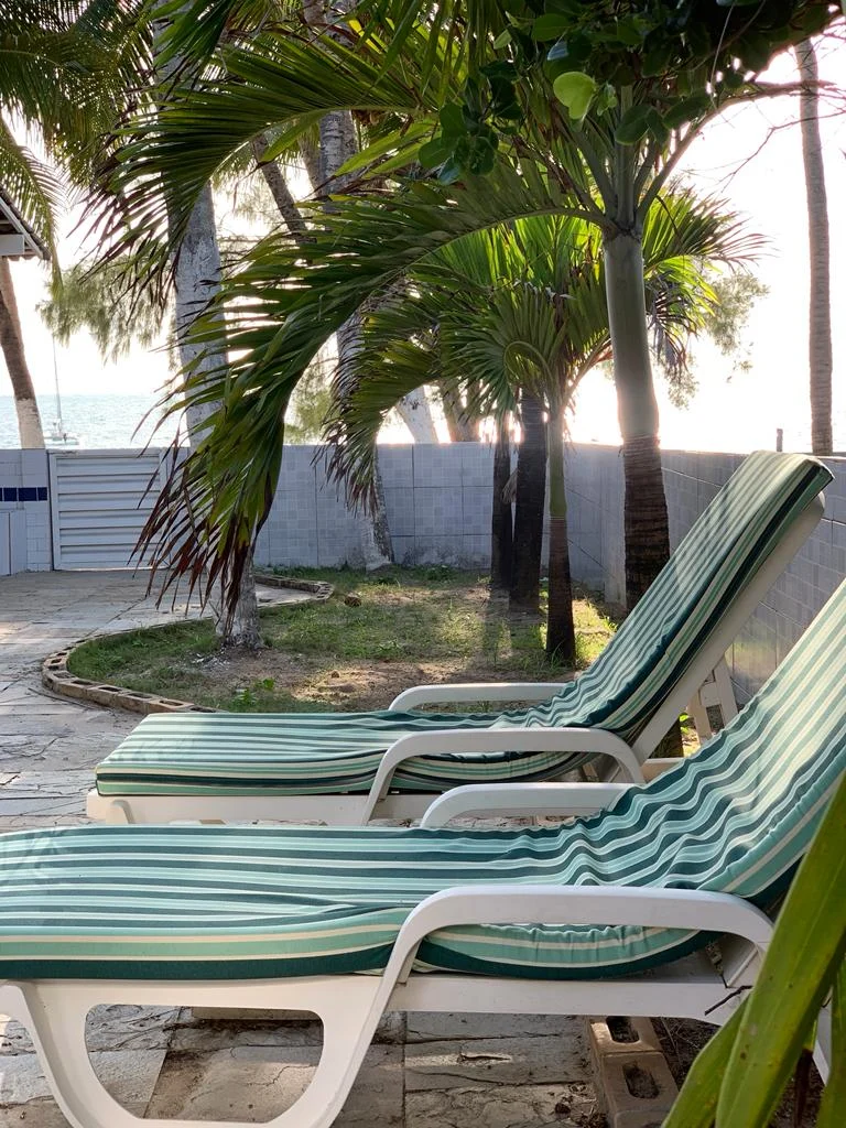 ALUGO Casa Beira-mar em Camboinha com 4 Suítes