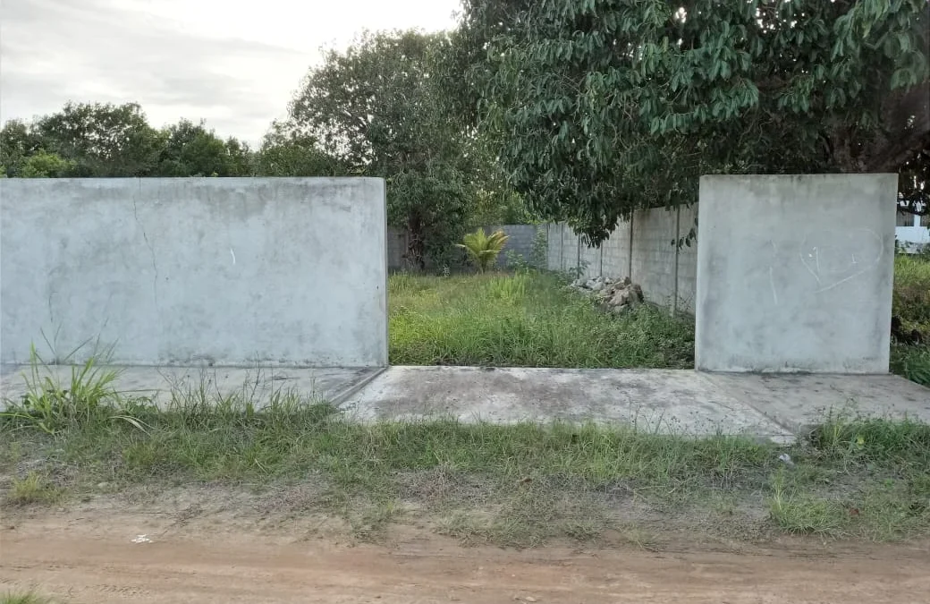Lote Murado em Ponta de Lucena com 275m²