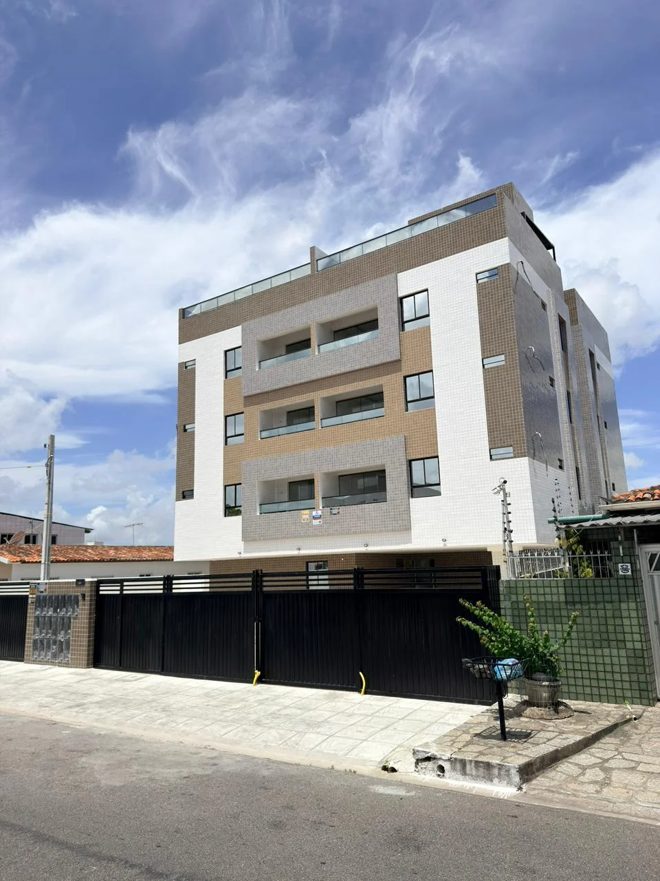 Apartamento no Cristo com 2 Quartos sendo 1 Suíte