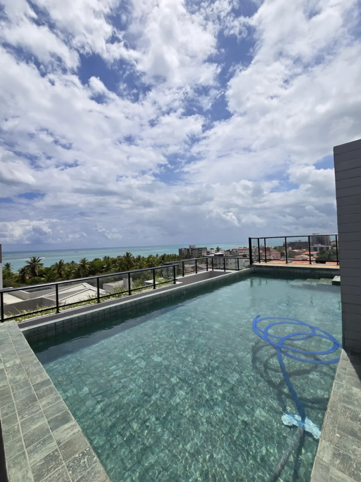 Cobertura Duplex em Formosa/Cabedelo com 3 Quartos e Piscina Privativa, Elevador e Lazer