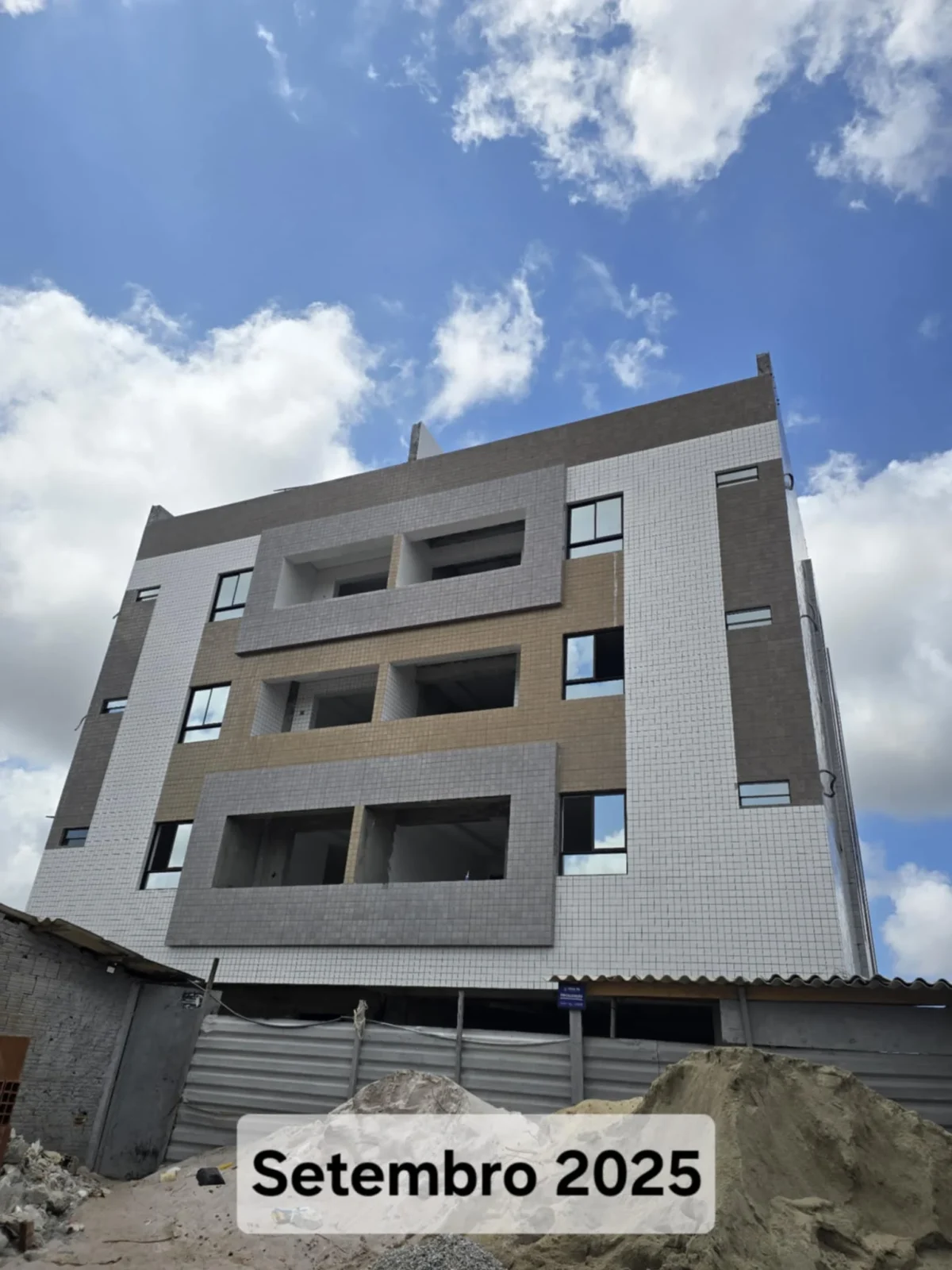 Apartamento no Cristo com 2 Quartos sendo 1 Suíte