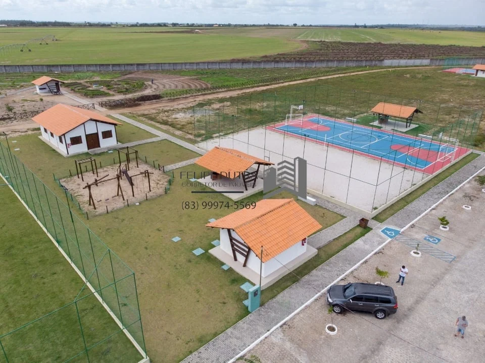 Excelente Casa com 3 Quartos e Piscina no Condomínio Fazenda Real I