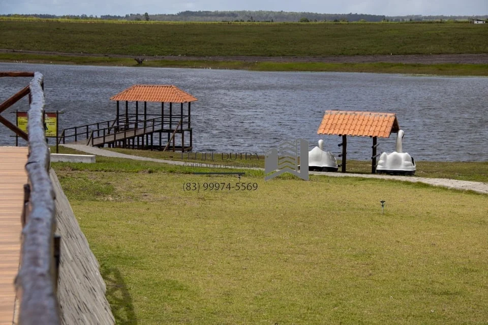 Excelente Casa com 3 Quartos e Piscina no Condomínio Fazenda Real I