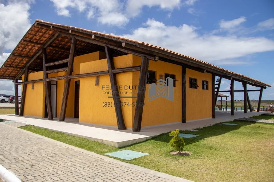 Excelente Casa com 3 Quartos e Piscina no Condomínio Fazenda Real I