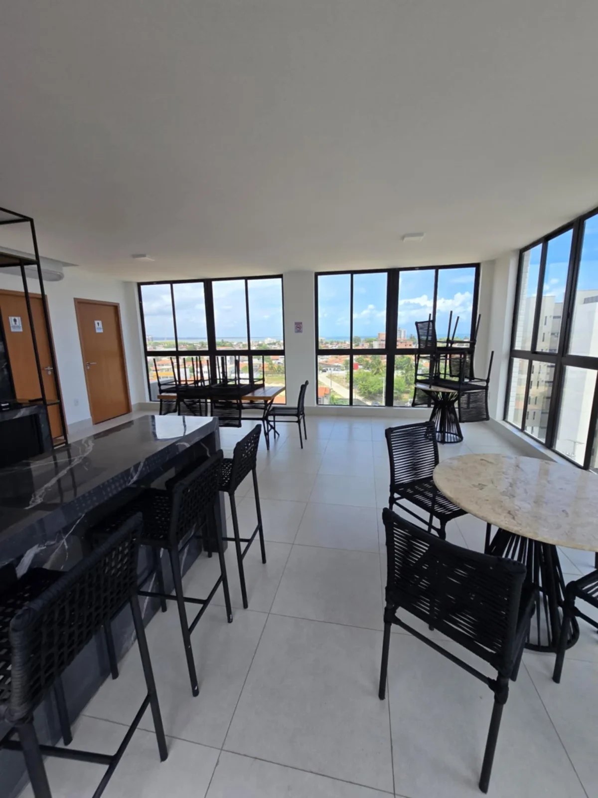 Cobertura Duplex em Formosa/Cabedelo com 3 Quartos e Piscina Privativa, Elevador e Lazer