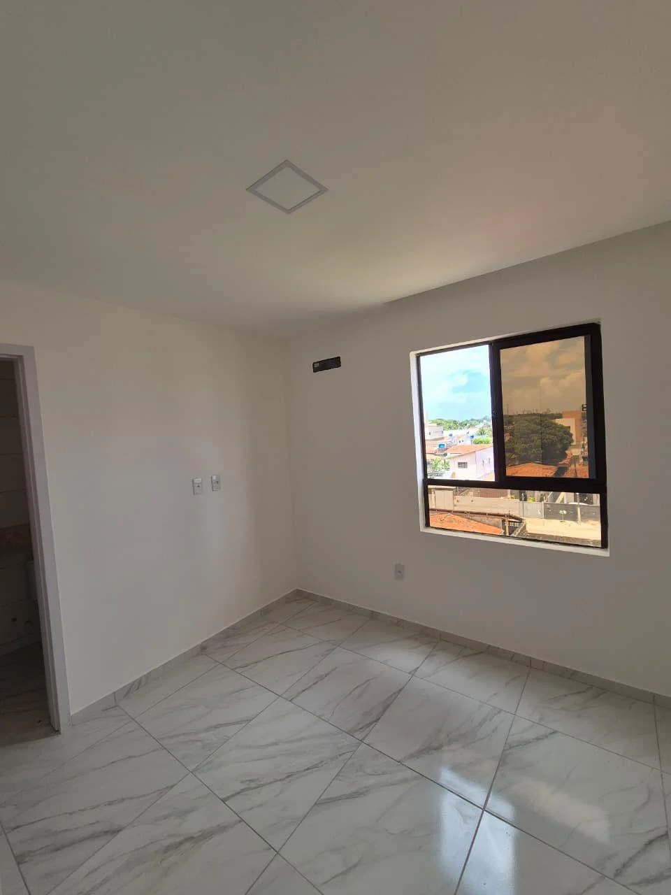 Apartamento no Cristo com 2 Quartos sendo 1 Suíte