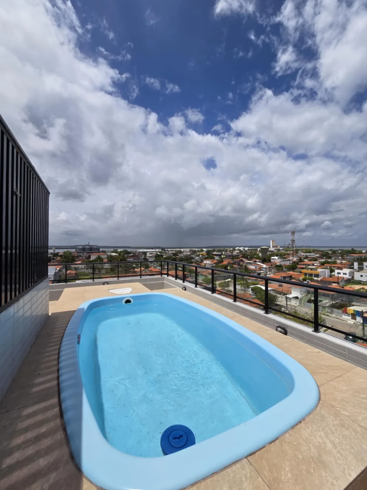 Cobertura Duplex em Formosa/Cabedelo com 3 Quartos e Piscina Privativa, Elevador e Lazer