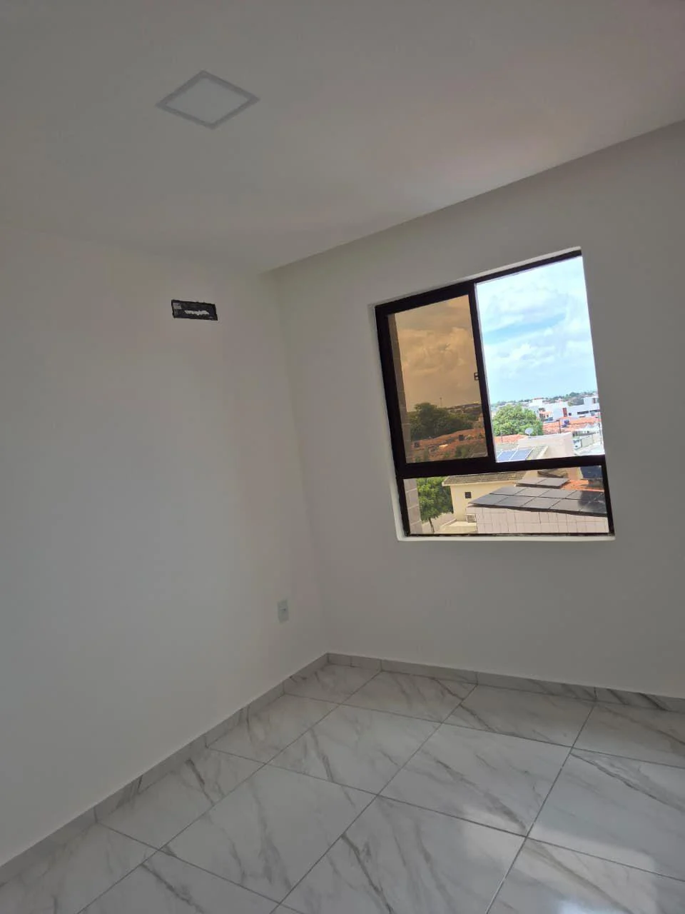Apartamento no Cristo com 2 Quartos sendo 1 Suíte