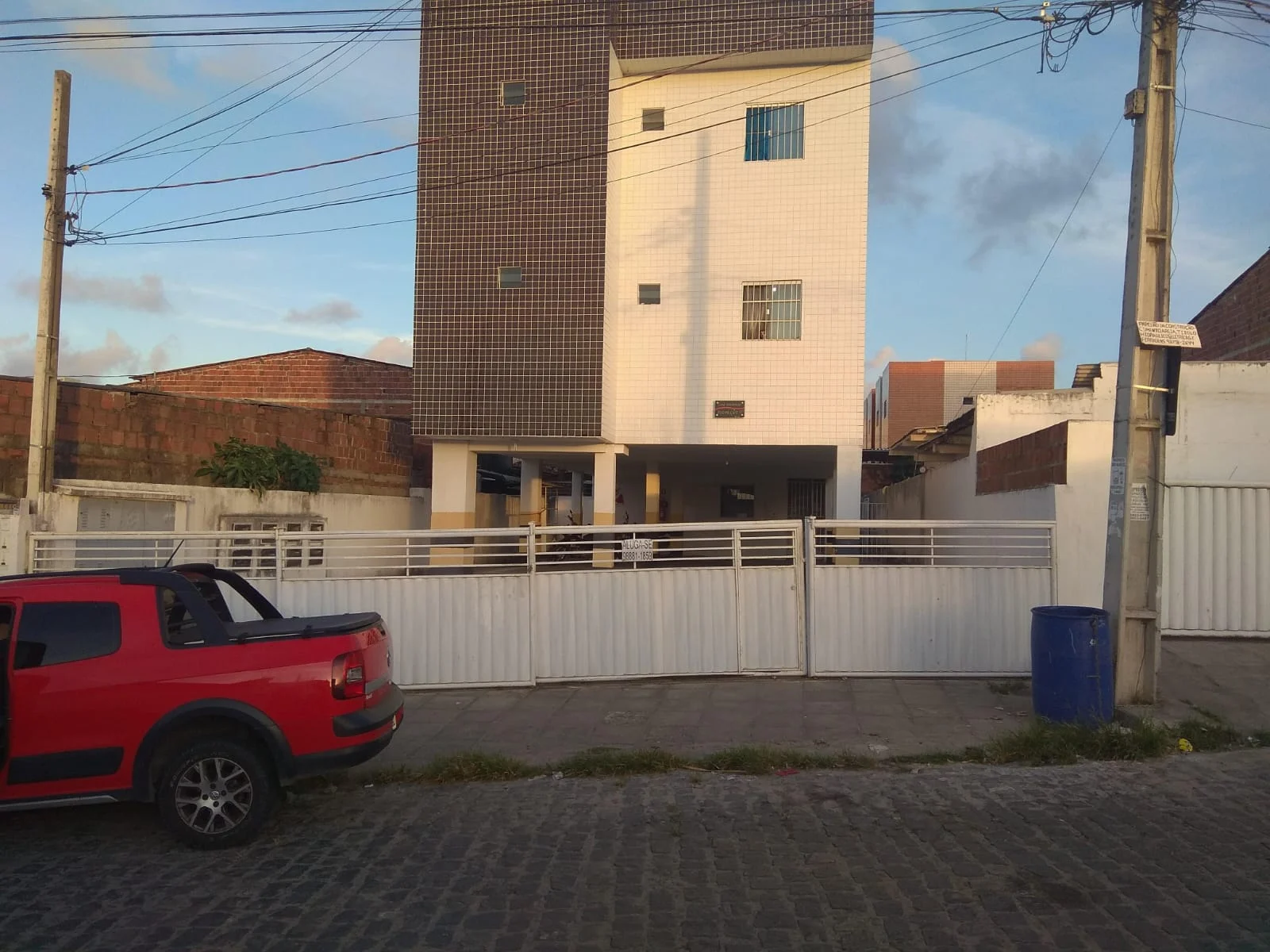 Apartamento Térreo com Área no João Paulo 2º com 2 Quartos