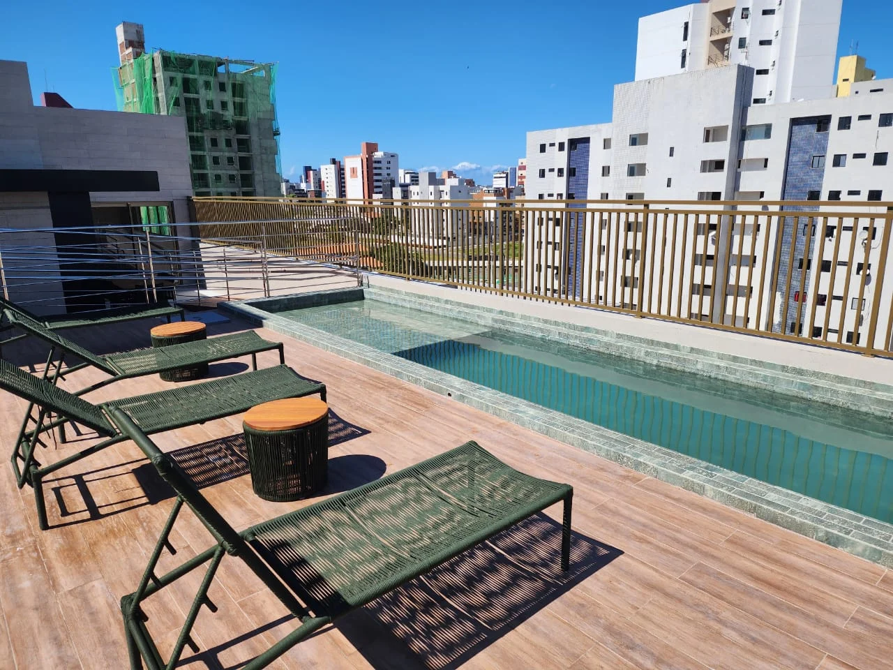 Excelente Apartamento em Intermares com 1 Quarto, Elevador e Lazer