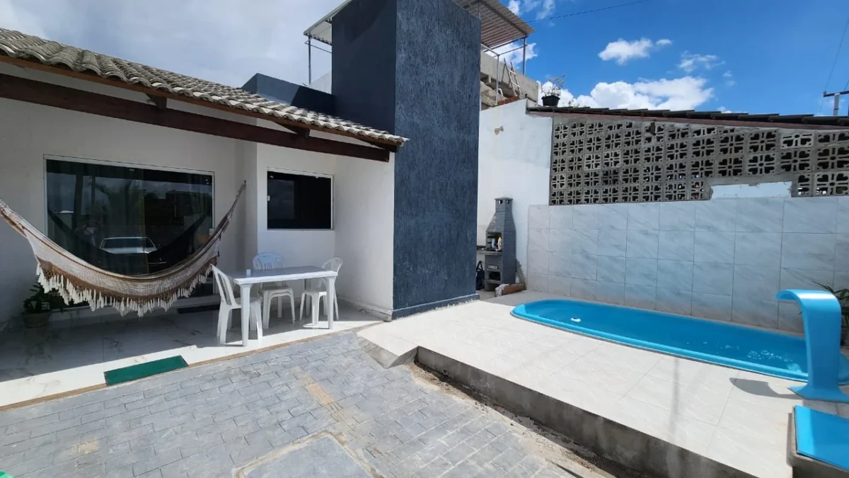 Casa Mobiliada em Carapibus com 2 Quartos sendo 1 Suíte com Piscina