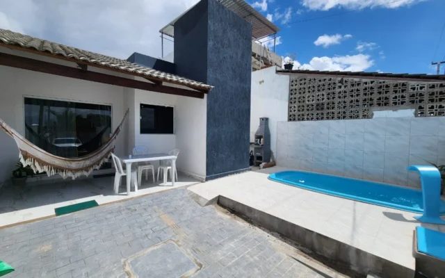 Casa Mobiliada em Carapibus com 2 Quartos sendo 1 Suíte com Piscina