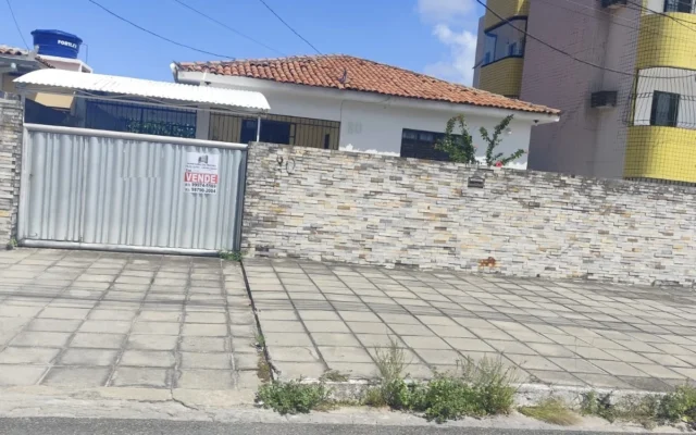 Casa no Jardim Cidade Universitária/Bancários com 7 Quartos sendo 1 Suíte