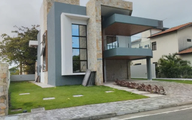 Excelente Casa no Condomínio Alamoana com 4 Suítes sendo 1 Master em Intermares