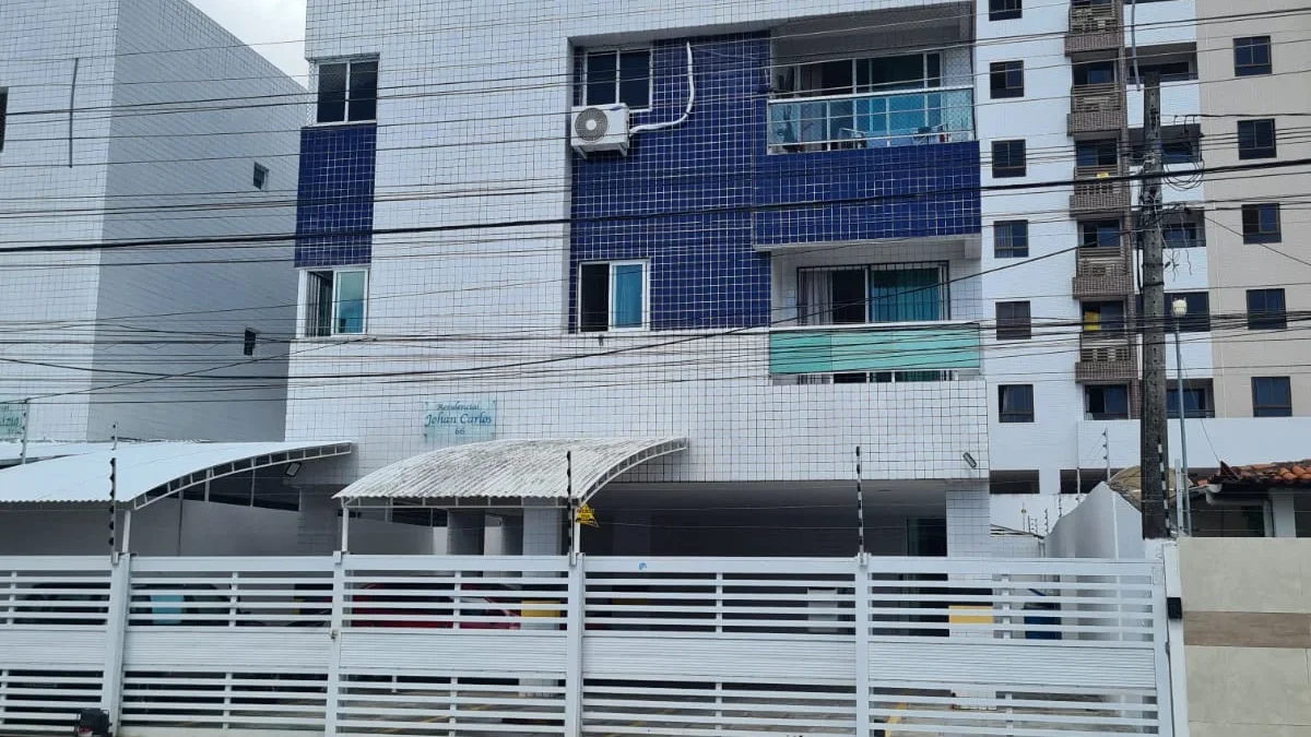 Apartamento Térreo com Área nos Bancários com 2 Quartos sendo 1 Suíte