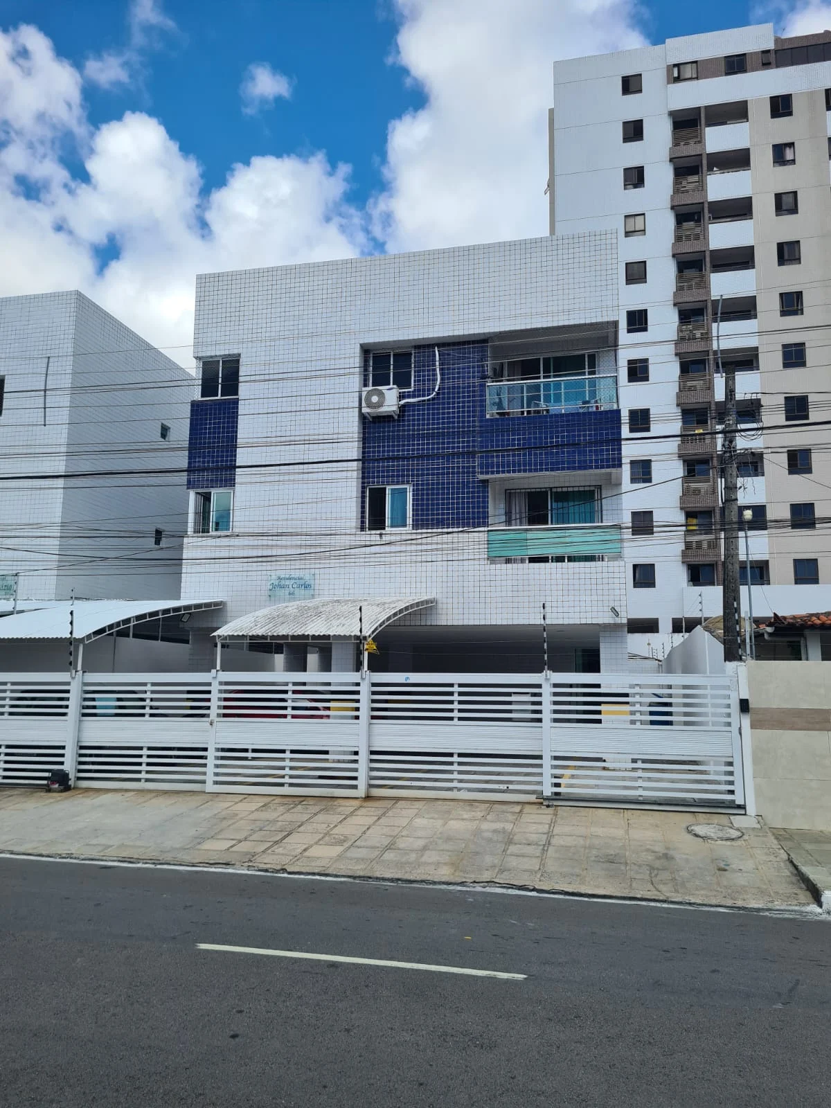 Apartamento Térreo com Área nos Bancários com 2 Quartos sendo 1 Suíte