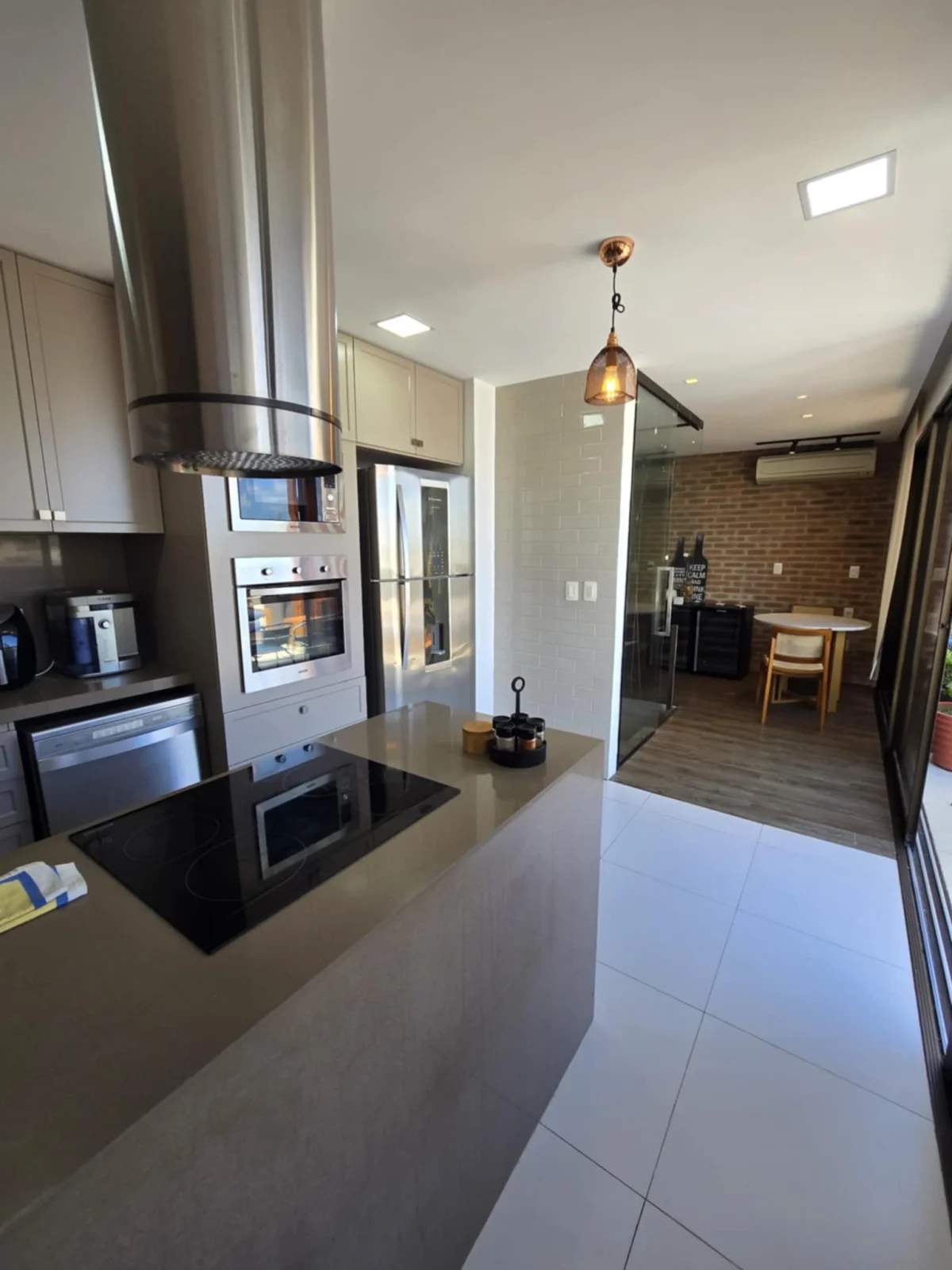 Excelente Cobertura Duplex Mobiliada em Tambaú com 2 Quartos e Jacuzzi, Lazer Completo e uma vista incrível