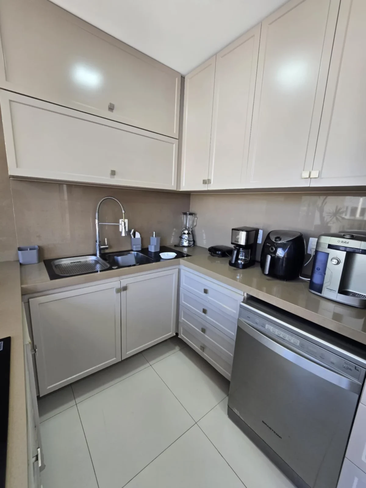Excelente Cobertura Duplex Mobiliada em Tambaú com 2 Quartos e Jacuzzi, Lazer Completo e uma vista incrível