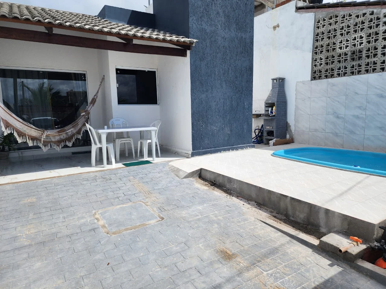 Casa Mobiliada em Carapibus com 2 Quartos sendo 1 Suíte com Piscina