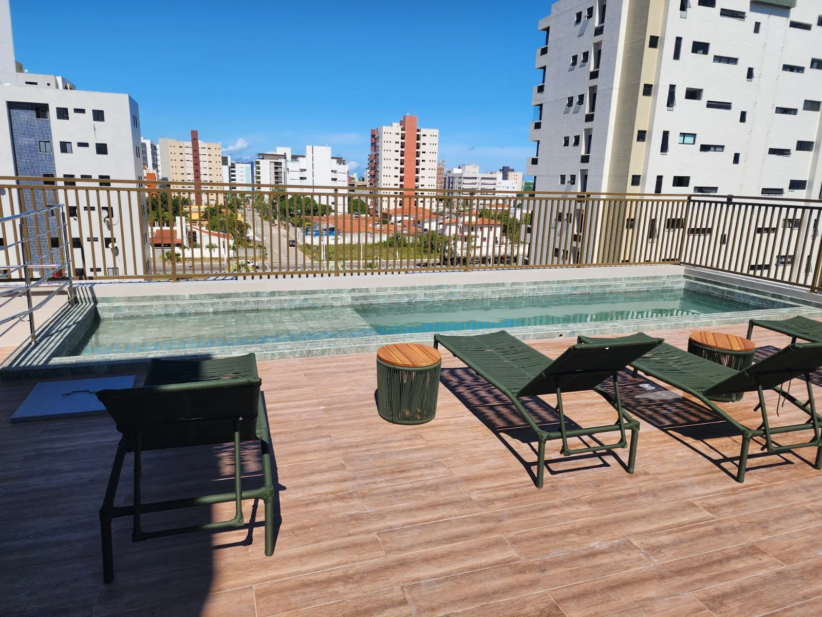 Excelente Apartamento em Intermares com 1 Quarto, Elevador e Lazer