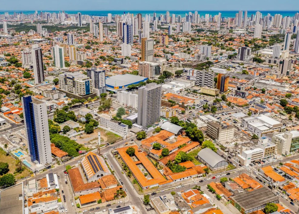 Excelente Lançamento na Torre com 2 ou 3 Quartos, Lazer Completo Por trás da Epitácio