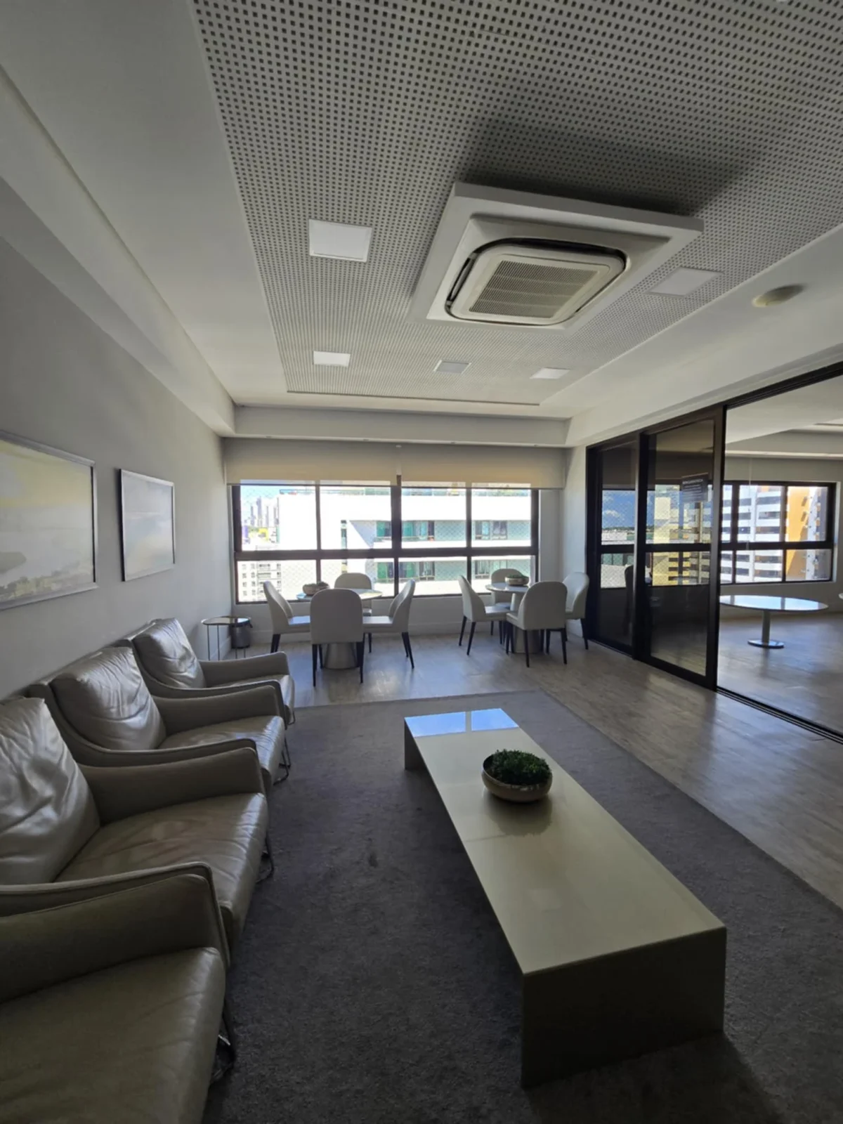 Excelente Cobertura Duplex Mobiliada em Tambaú com 2 Quartos e Jacuzzi, Lazer Completo e uma vista incrível