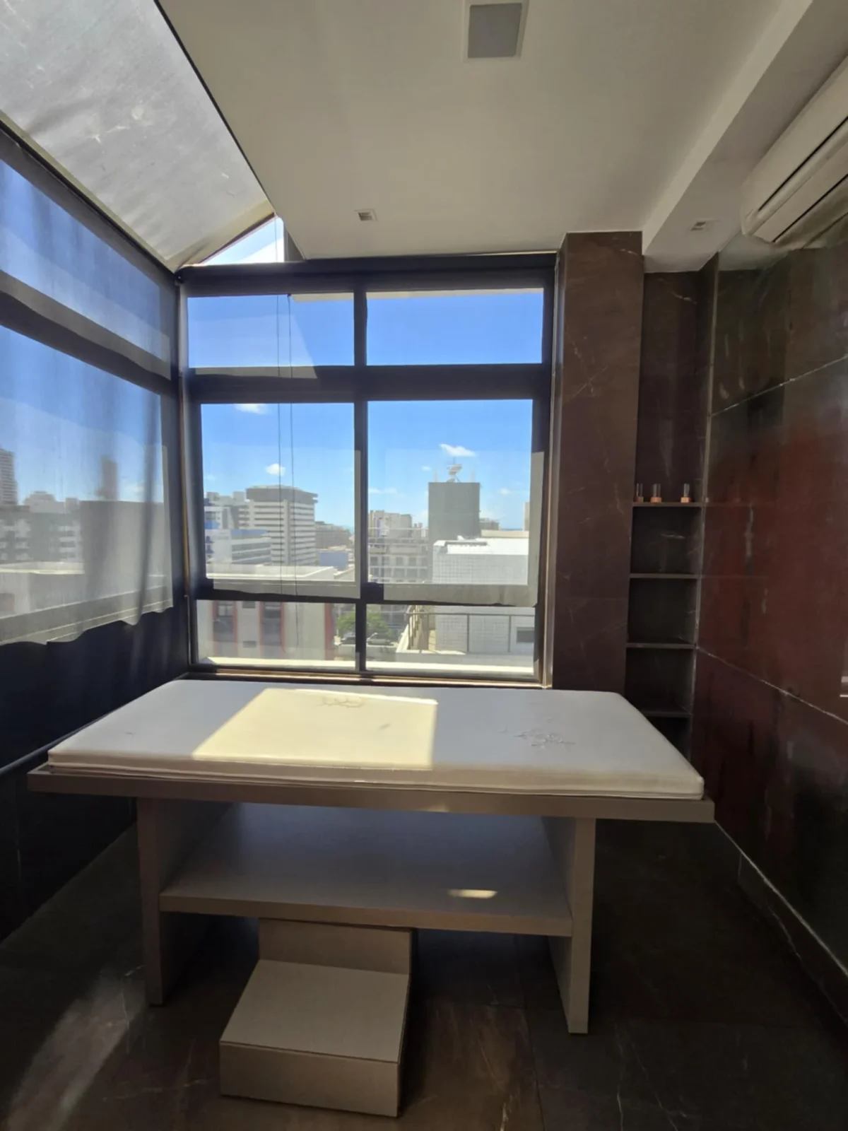 Excelente Cobertura Duplex Mobiliada em Tambaú com 2 Quartos e Jacuzzi, Lazer Completo e uma vista incrível